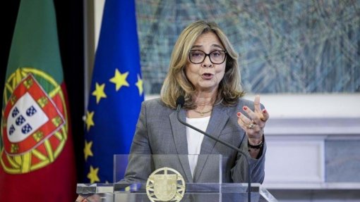 Ministra da Saúde ouvida no parlamento em setembro sobre a situação do INEM