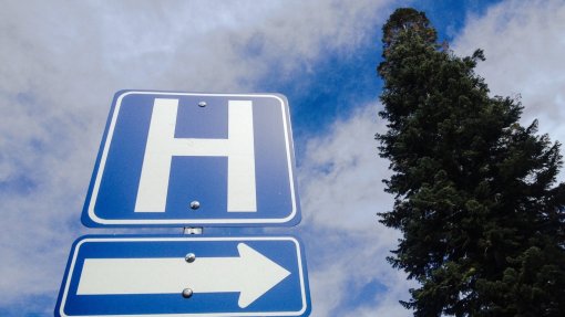 Hospitais devem utilizar “todos os recursos disponíveis” para garantir urgências - despacho