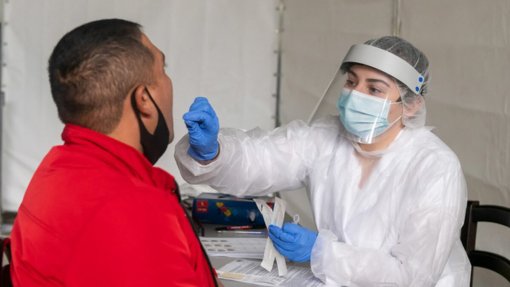 Cientistas brasileiros anunciam descoberta de gene que pode proteger contra covid-19