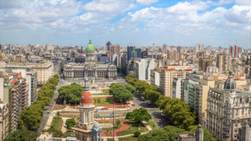 Argentina termina com saúde e ensino público gratuito para não residentes