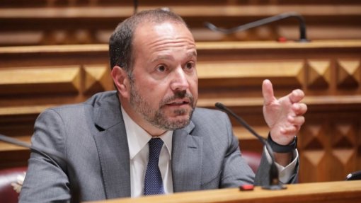 PS/Açores defende &quot;rápida&quot; remodelação na orgânica do executivo na Saúde