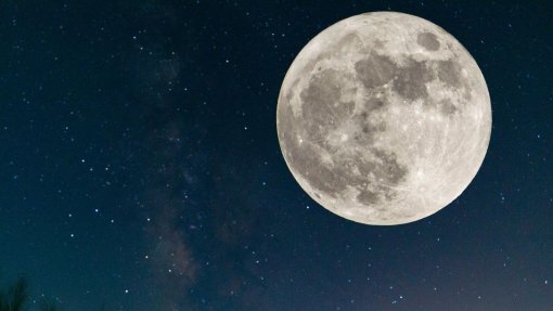 Primeiro cientista que tocou solo lunar entre as 10 pessoas que moldaram ciência - Nature