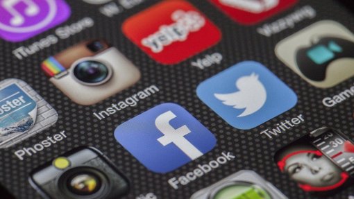Califórnia discute lei sobre avisos para riscos à saúde mental nas redes sociais