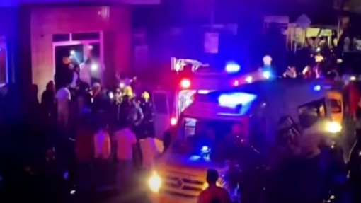 Incêndio em hospital na Índia faz 6 mortos e 30 feridos.
