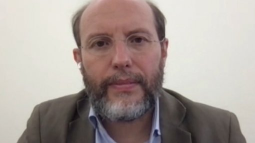 Livre critica &quot;caminho totalmente errado&quot; de pré-triagem telefónica de grávidas