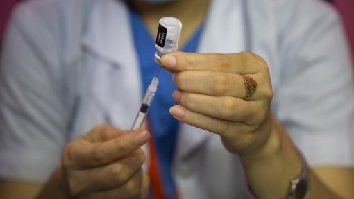 Vacinação gratuita arranca hoje para pessoas dos 50 aos 59 anos