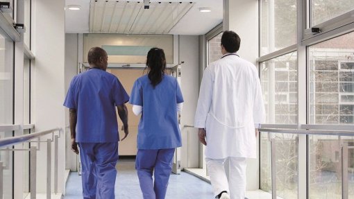 Greve de enfermeiros em Vila Franca de Xira com &quot;adesão expressiva&quot; no bloco operatório - Hospital