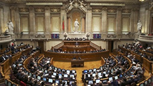 Parlamento debate hoje mudanças no acesso de cidadãos estrangeiros ao SNS