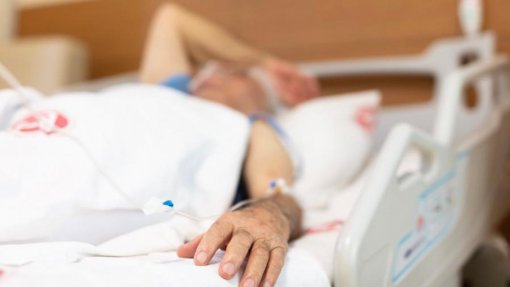 Infeções respiratórias agudas graves aumentam com maior incidência em idosos