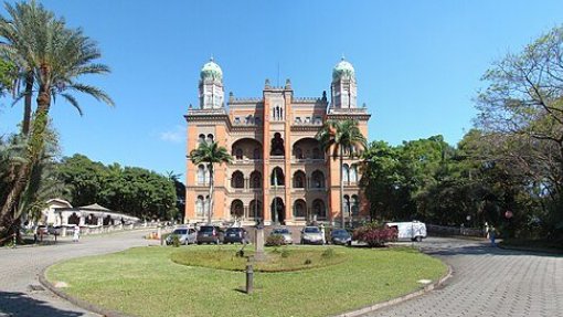 Fiocruz vai assinar acordo para desenvolver indústria farmacêutica africana