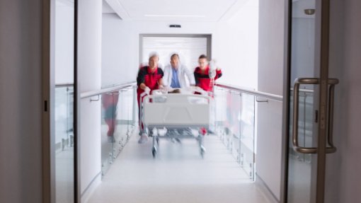 Doentes urgentes esperam mais de 10 horas no Hospital Fernando Fonseca