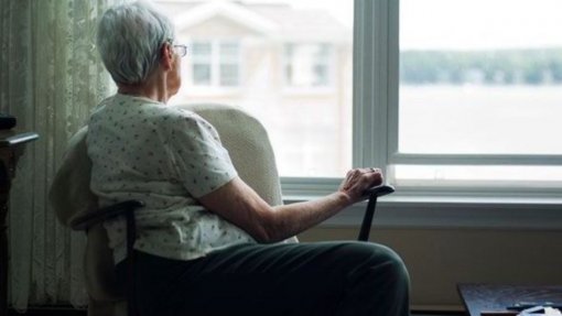 Envelhecimento populacional expande mercado de produtos geriátricos em Portugal