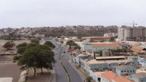 REPORTAGEM: Professores cabo-verdianos queixam-se de atrasos nos salários e falta de segurança social