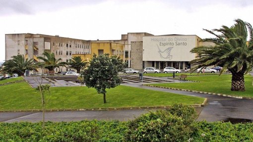 Hospital de Ponta Delgada reitera aposta na unidade modular após incêndio