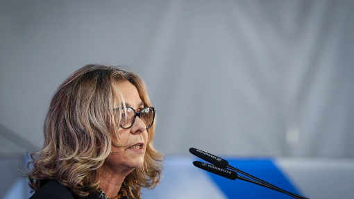 Ministra justifica escolha com necessidade de transformar direção do SNS