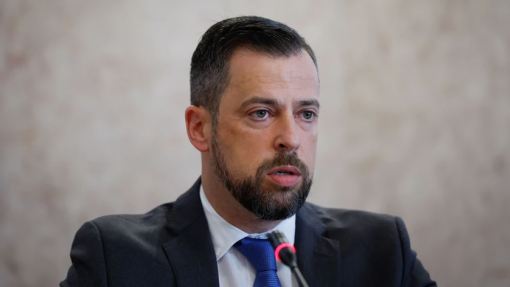 Gandra d´Almeida disse à CReSAP não ter incompatibilidades mas omitiu serviços no Algarve