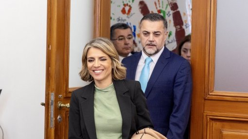 Caso gémeas: Jornalista Sandra Felgueiras diz que Marcelo não tratou outros casos da mesma forma