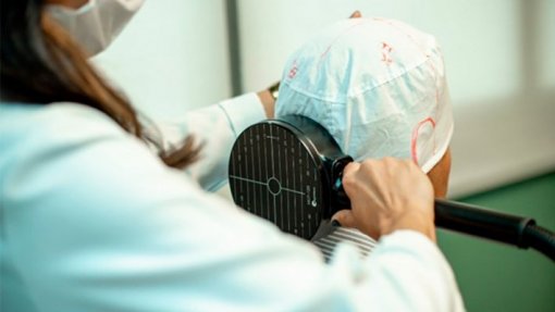 Funcionamento de aparelho de Estimulação Magnética Transcraniana nos Açores dependente de formação