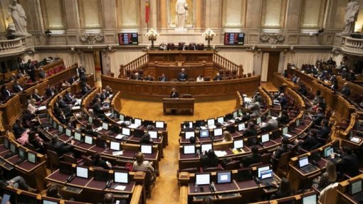 PS pede para hoje debate de urgência no parlamento sobre instabilidade no SNS