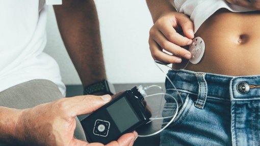 Bombas automáticas de insulina disponíveis nas farmácias nos próximos dias