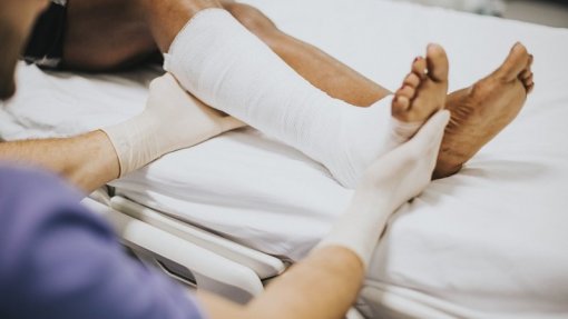Internos do Hospital Fernando Fonseca manifestam “profunda preocupação” com serviço de cirurgia geral