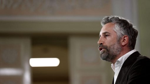 Pedro Nuno critica instabilidade no SNS e sugere que ministra da Saúde está a prazo