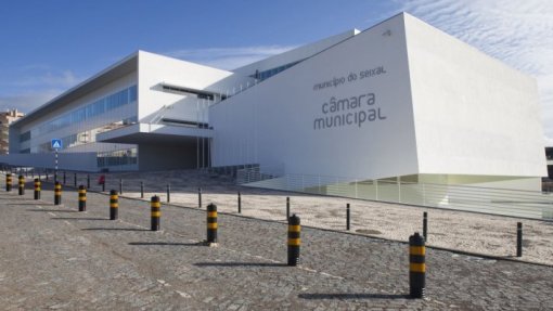 Petição com 15 mil assinaturas a exigir hospital no Seixal entregue no parlamento na 5.ª feira