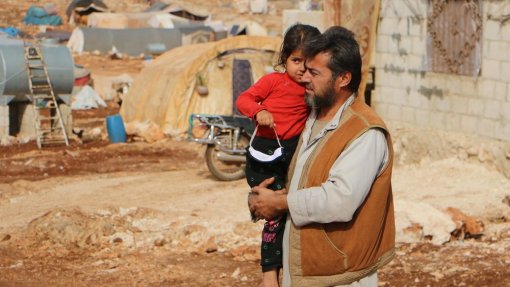 Síria: Human Rigths Watch critica congelamento da ajuda humanitária dos EUA