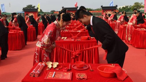 Número de casamentos na China caiu em 2024 para valor mais baixo desde 1980