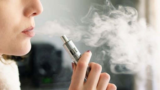 Hong Kong vai proibir cigarros eletrónicos em locais públicos até meados de 2026