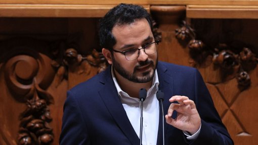 Livre propõe que profissionais de saúde participem na escolha de lideranças hospitalares