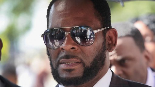 Tribunal de recurso mantém condenações do cantor R. Kelly e pena de prisão de 30 anos