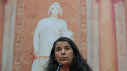 PCP propõe que internato seja integrado na carreira médica