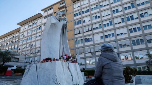 Principal ameaça para o papa é contrair sépsis - Vaticano