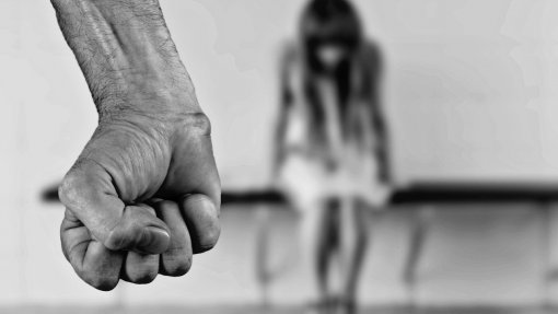 Mulheres manifestam-se em hospital de Maputo contra violência obstétrica