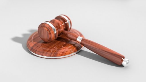 Indústria farmacêutica contesta em tribunal diretiva comunitária sobre águas residuais