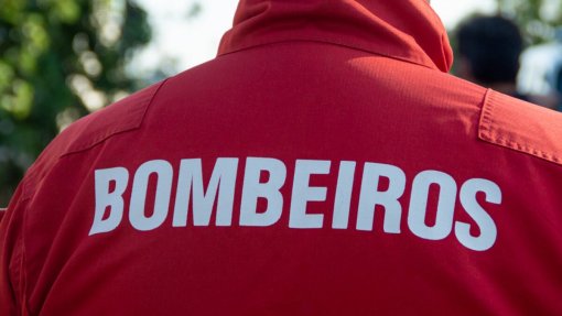 Bombeiros de Viseu multados por erro no dístico de proibição de fumar