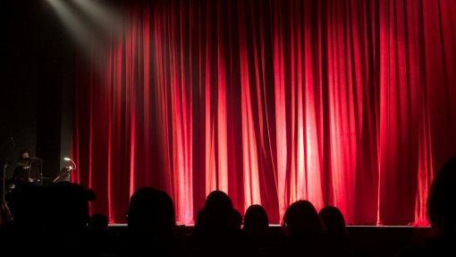 Rede internacional de teatros debate em Lisboa arte e envolvimento comunitário