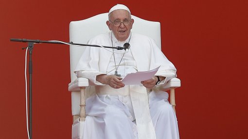 Papa Francisco está melhor e já não tem &quot;prognóstico reservado&quot; - Vaticano