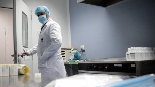 Deputados, profissionais de saúde e munícipes com reservas sobre fecho de hospitais da Colina de Santana