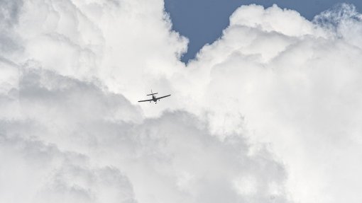 Queda de avião causa pelo menos sete mortos em ilha no norte das Honduras