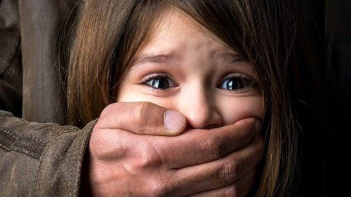 PJ detém suspeito por alegados abusos sexuais de menor em Portimão