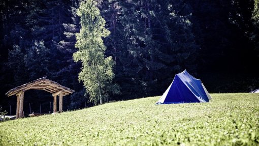 Mau tempo: Dezenas de utentes de parque de campismo em Pinhal Novo obrigadas a sair de residências