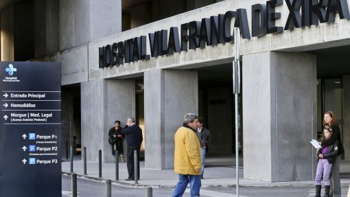 Utentes de Vila Franca de Xira protestam contra fecho de urgências de pediatria