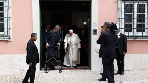 Papa recebe alta no domingo após 37 dias de internamento