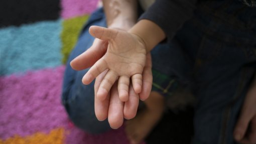 Redução da mortalidade infantil em causa devido a cortes na ajuda internacional - ONU
