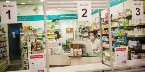 Novos farmacêuticos vão poder manter-se no SNS por um período de 18 meses - ordem