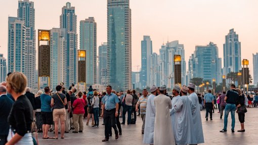 Milhares de muçulmanos preparam-se para celebrar fim do Ramadão
