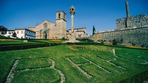 Campo de futebol transformado em centro de saúde num investimento de 12 ME em Barcelos