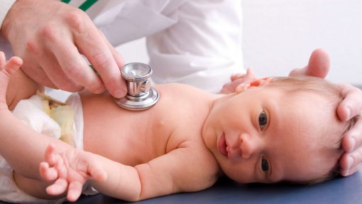 Sete urgências de obstetrícia e pediatria fechadas no sábado e seis no domingo